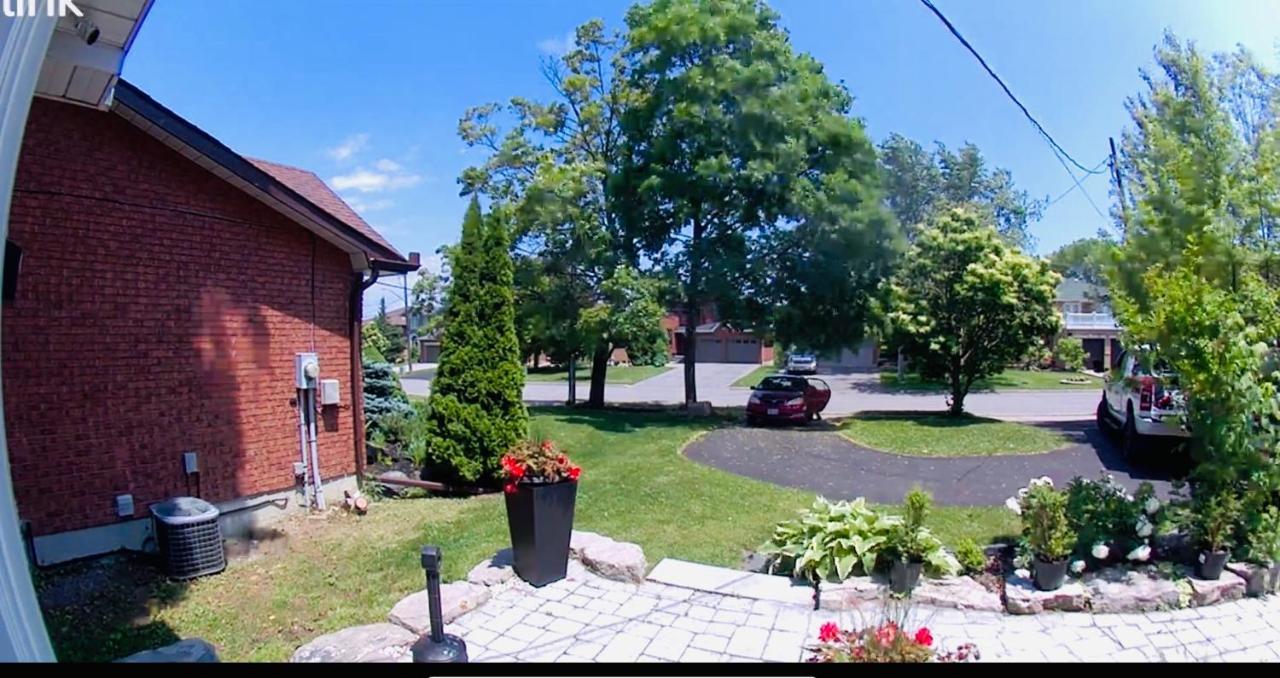 Furnished Family Home Near Toronto - Great Location Game Room - Backyard - Parking & Self Checkin Pickering Exterior photo